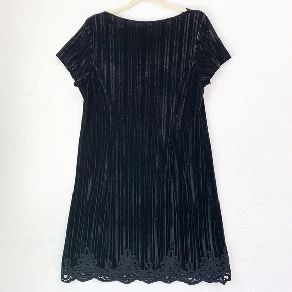 Chico's Velvet Embroidered Hem Shift Dress Black Sz Large - Picture 2 of 11